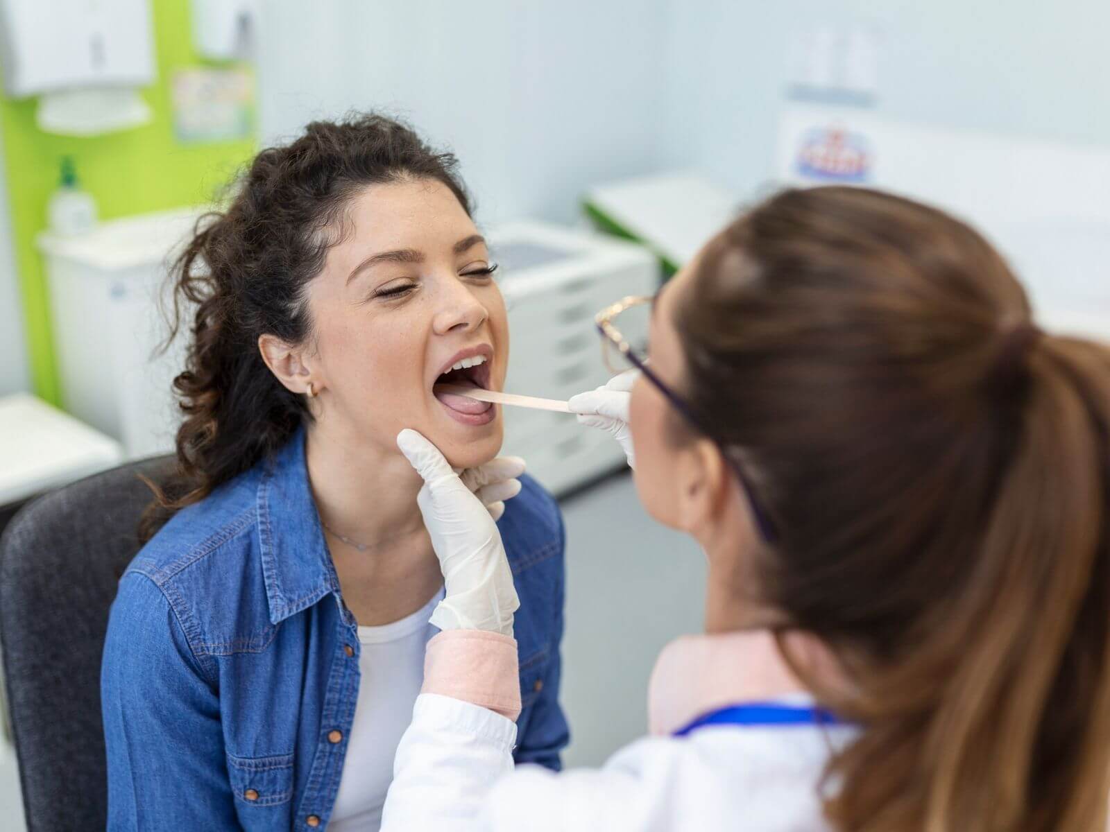 Oral Cancer Signs: Early Warning Symptoms You Shouldn’t Ignore